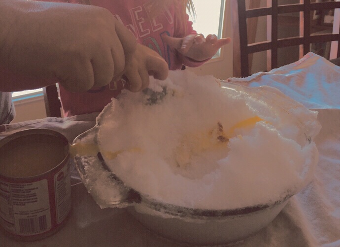 Mixing snow ice cream tip using sweetened condensed milk